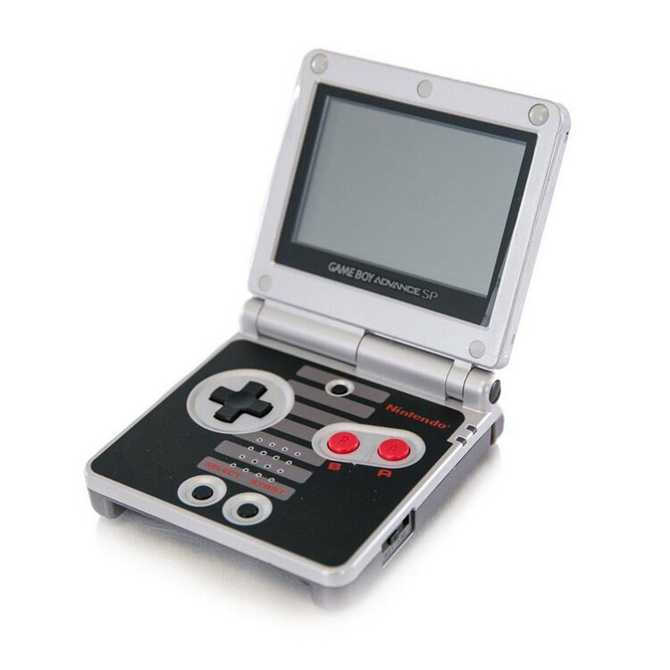 Nintendo Gameboy Advance SP: Limited Edition NES