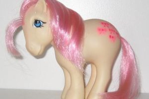 Nirvana ponies: Greek. Bowtie.